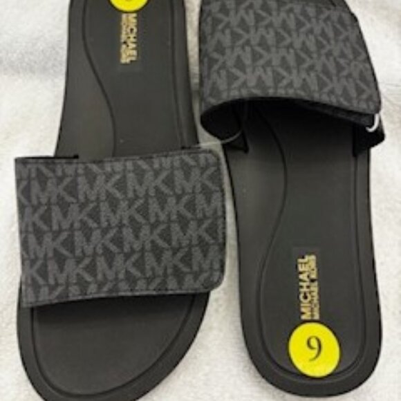 Michael Kors 'Wade" slides in signature logo MK print NWT Size 9 - Picture 1 of 9